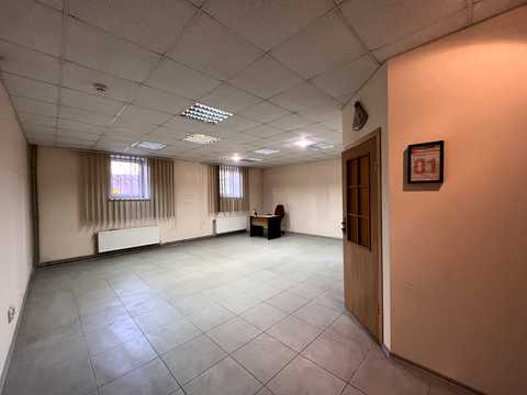 комерційна за адресою Чорновола вул., 107-А