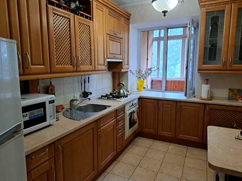 квартира за адресою Михайла Омеляновича-Павленка вул. (Суворова), 13