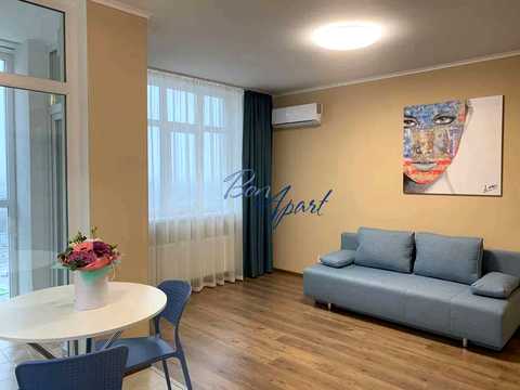 квартира за адресою Сім'ї Кульженків вул. (Петра Дегтяренка), 37