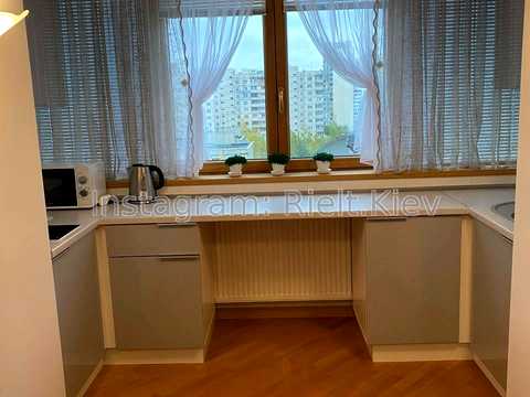 квартира за адресою Київ, Миколи Бажана просп., 26