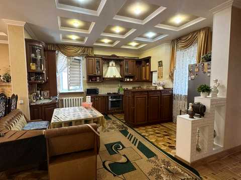 дом по адресу Південна