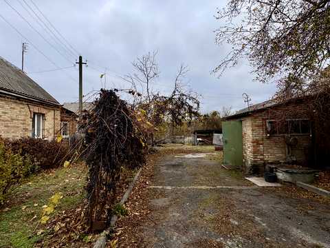 дом по адресу Центральна