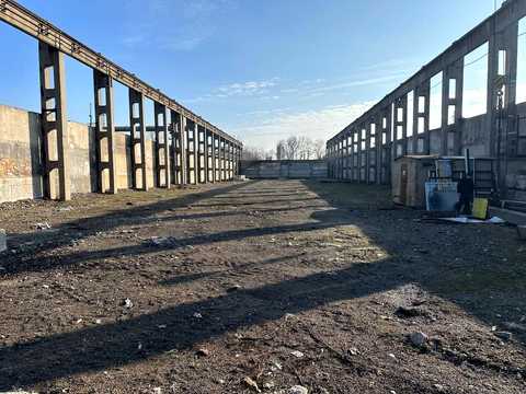 комерційна за адресою Варварівська вул., 2