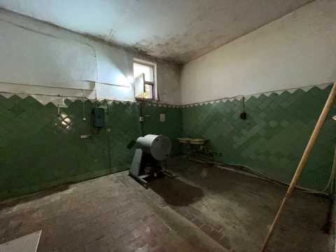 комерційна за адресою вул. Короленка, 5