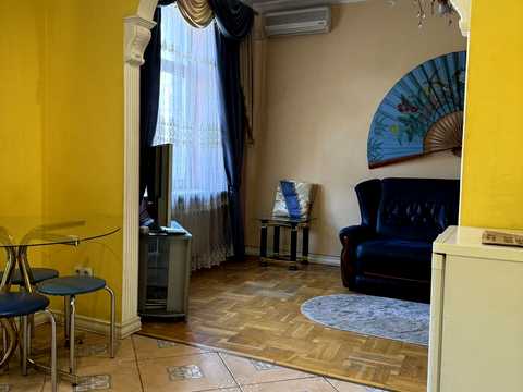 квартира за адресою Вʼячеслава Чорновола просп. (), 1