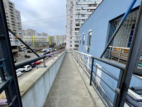 коммерческая по адресу Ревуцкого ул., 42-А