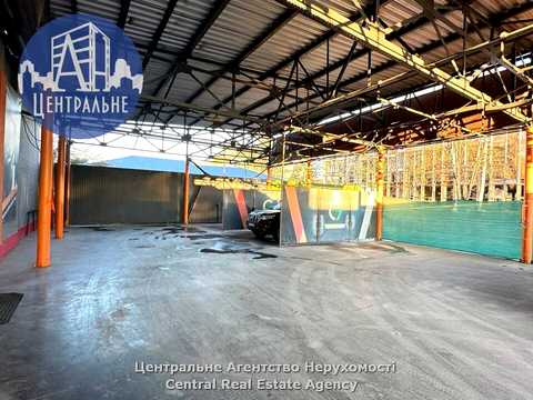 комерційна за адресою Чернівці, Руська вул., 242