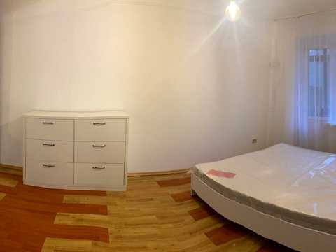 квартира за адресою Новонаводницька вул. (Лаврська), 8