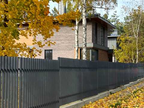 будинок за адресою Лісова