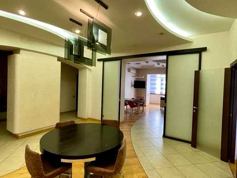 квартира по адресу Черноморская ул., 1