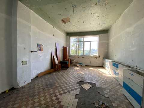 комерційна за адресою Петра Олійника вул. (Валентина Ларіонова), 48