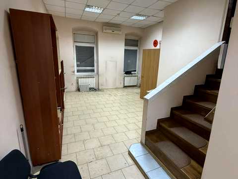 комерційна за адресою Августина Волошина вул., 2