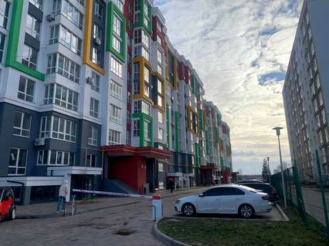 комерційна за адресою Машинобудівників вул., 16