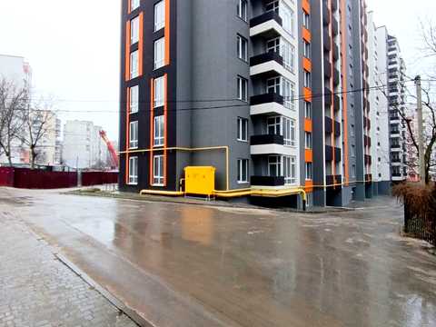 комерційна за адресою Інститутська вул., 6/1А