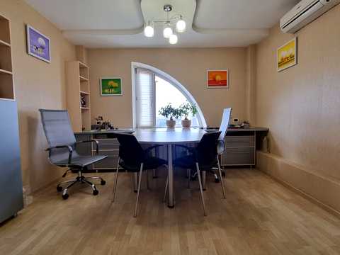 комерційна за адресою Герцена вул., 25