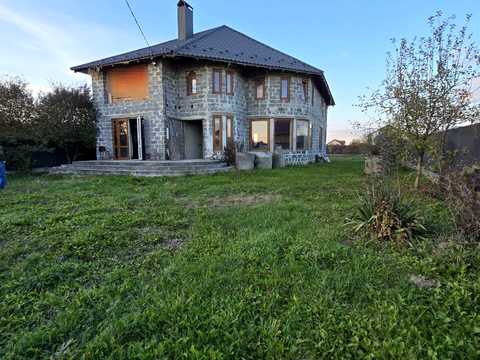 дом по адресу Івасюка