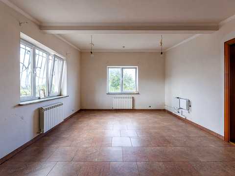 комерційна за адресою Бродівська вул., 7