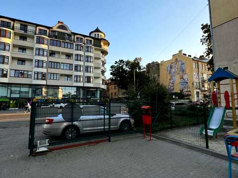 комерційна за адресою Богдана Хмельницького вул., 109-А