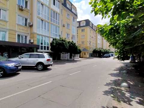 комерційна за адресою Миру вул., 7
