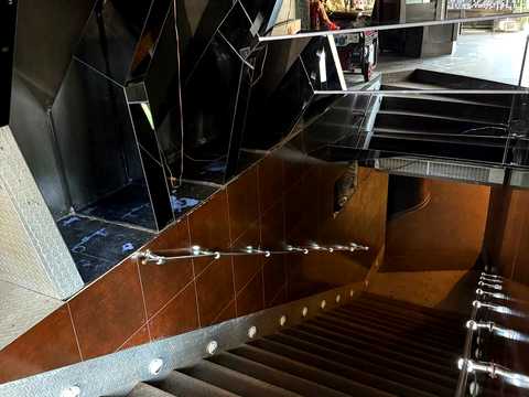 коммерческая по адресу Харьковская ул., 3