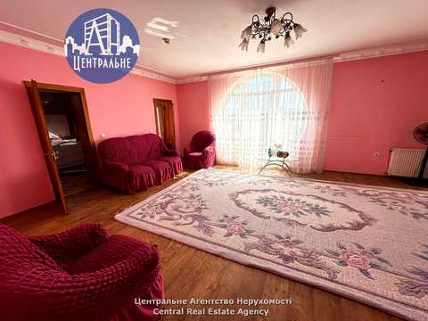 комерційна за адресою смт. Лужани, Центральна, 56