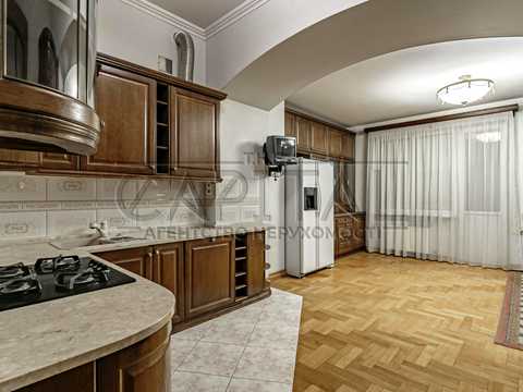 комерційна за адресою Саксаганського вул., 29