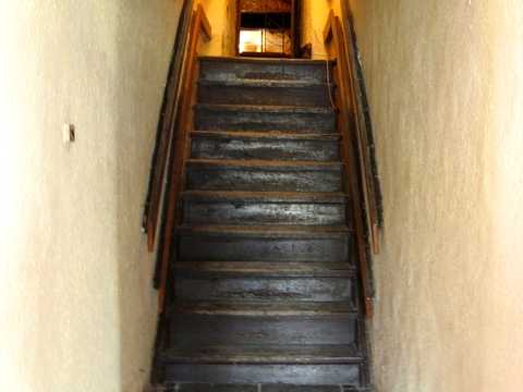 комерційна за адресою Сиротюка, 1
