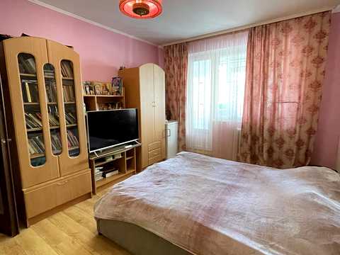 квартира за адресою Комарова, 16