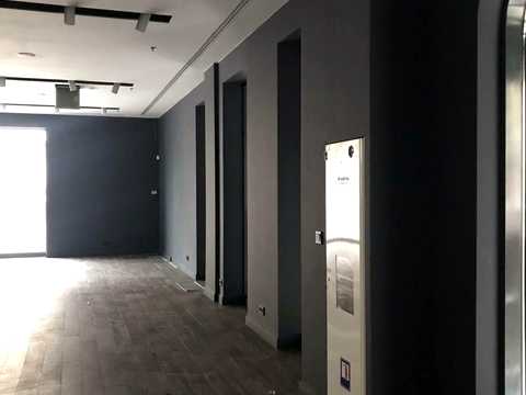 комерційна за адресою Володимирська вул., 38