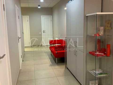 комерційна за адресою Центральна вул., 1