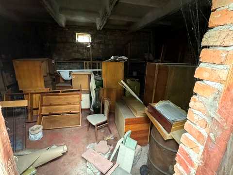 комерційна за адресою Богдана Хмельницького вул., 11