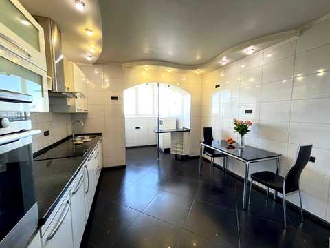 квартира по адресу Сахарова ул., 3