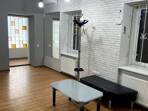 комерційна за адресою Старокозацька вул. (Комсомольська), 56