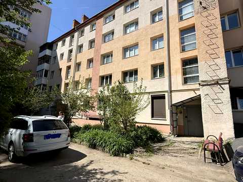 квартира за адресою Перемоги просп., 12