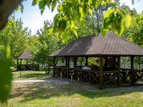 комерційна за адресою Героїв Космосу вул., 4