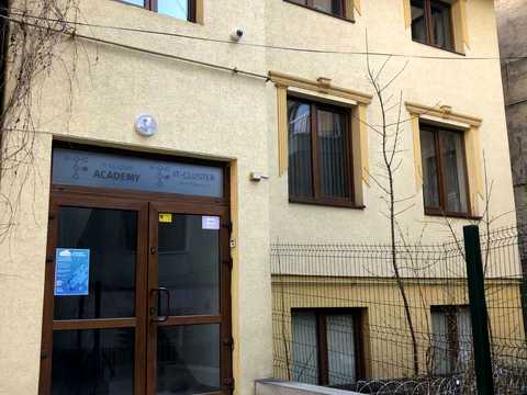 комерційна за адресою Незалежності вул., 18