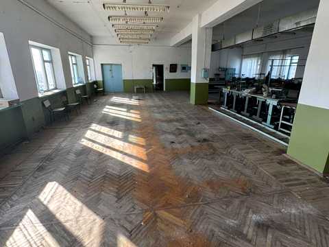 комерційна за адресою смт. Великі Бірки, Шкільна вул., 1