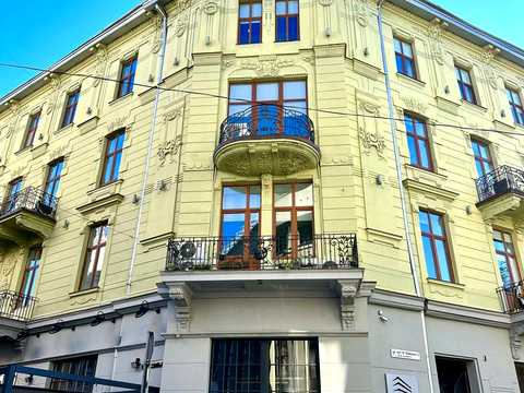 коммерческая по адресу Вороного, 3