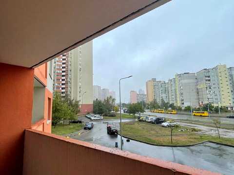 квартира за адресою Милославська вул., 18