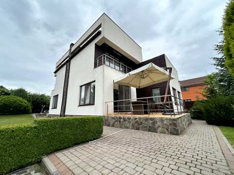 будинок за адресою Березова, 1