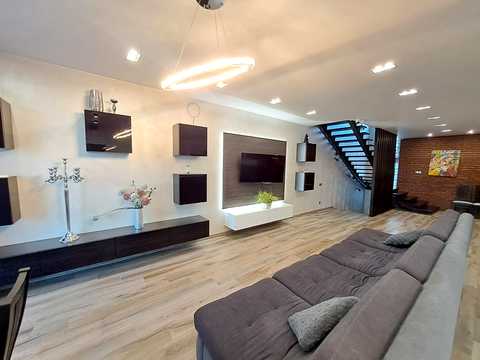 дом по адресу с. Байковцы, Богдана Хмельницького пров., 5-Б