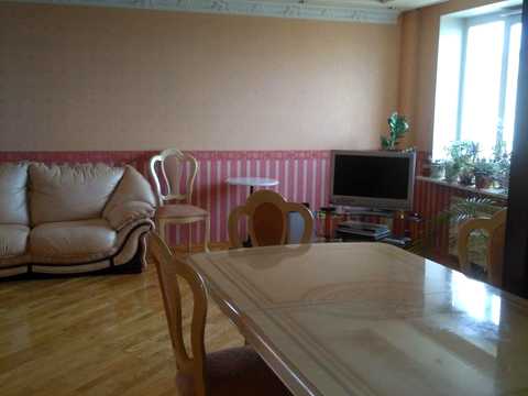 квартира за адресою Академіка Булаховського вул., 5-Б