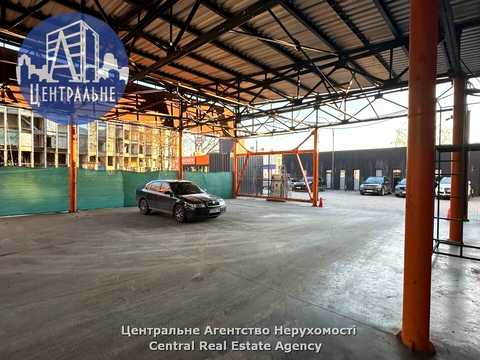 комерційна за адресою Чернівці, Руська вул., 242