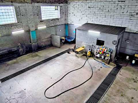 комерційна за адресою смт. Іванків, Проскури вул., 86