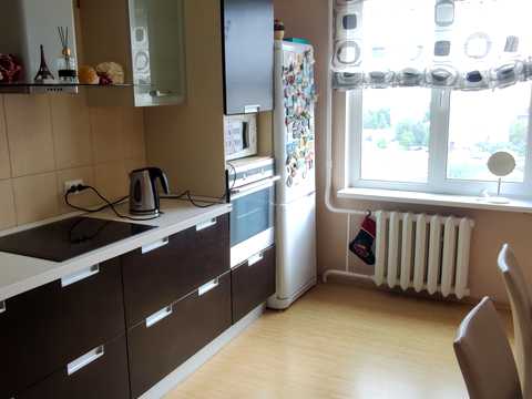 квартира за адресою Анни Ахматової вул., 37