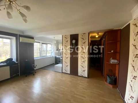 квартира за адресою Привокзальна вул., 8