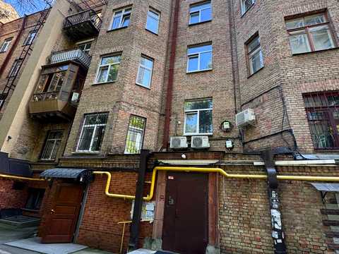 комерційна за адресою Софіївська вул., 16/16