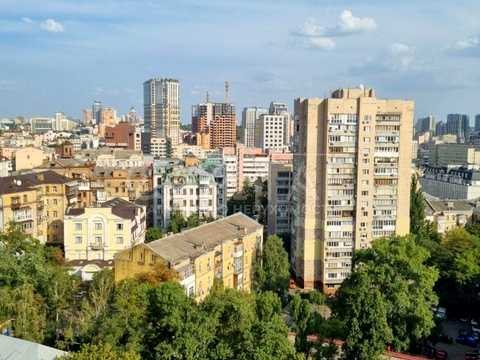 комерційна за адресою Жилянська вул., 68