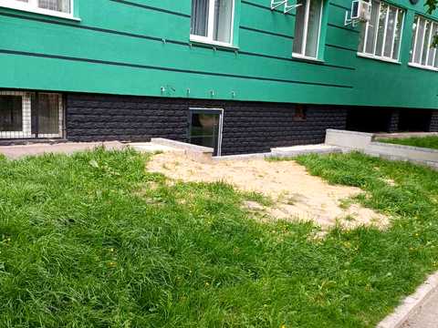 комерційна за адресою Рівне, вул. Тиха, 7