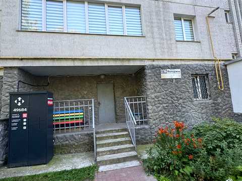 комерційна за адресою Молодіжна вул., 2/3Б